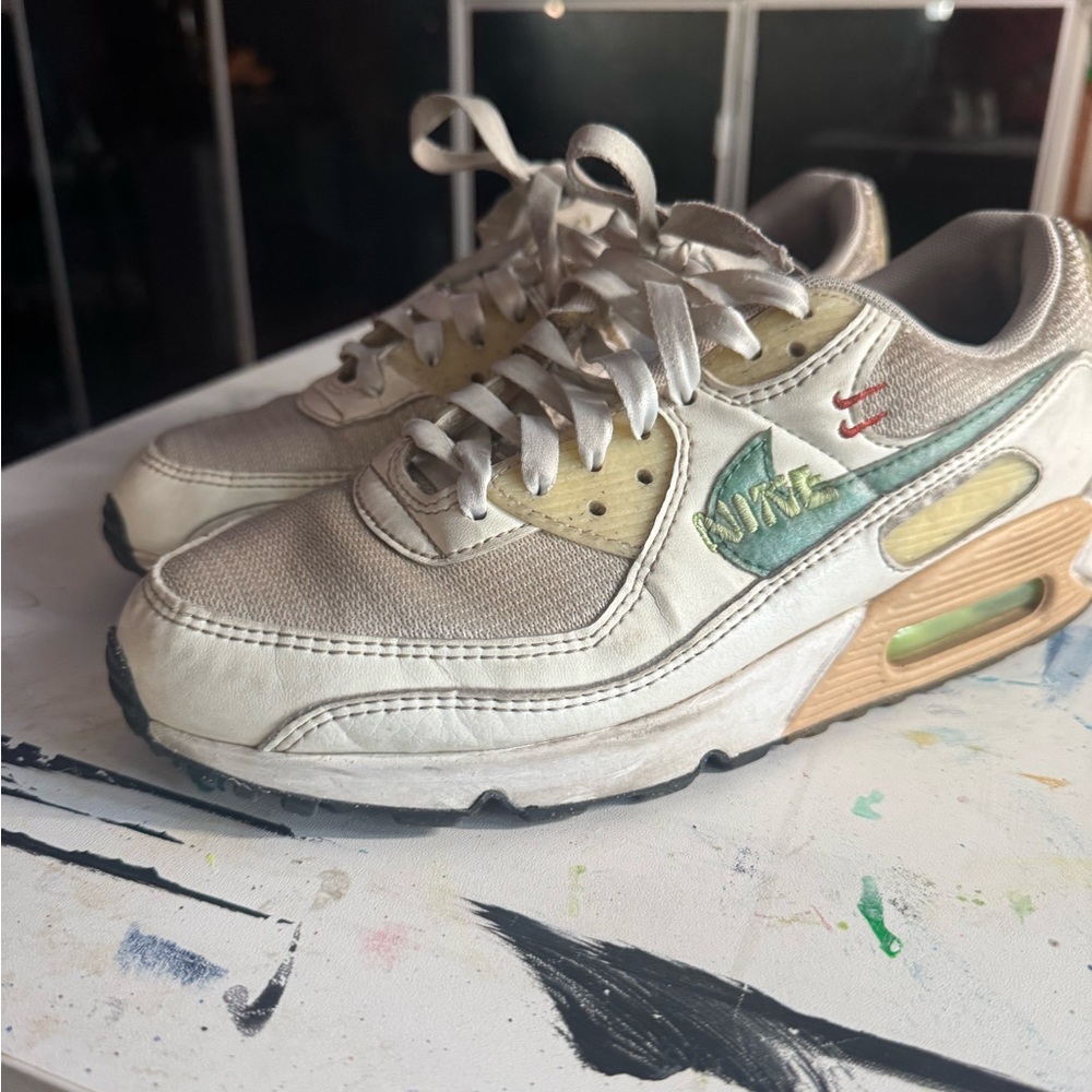 Nike Air Max Sneakers in Beige and Teal size 9